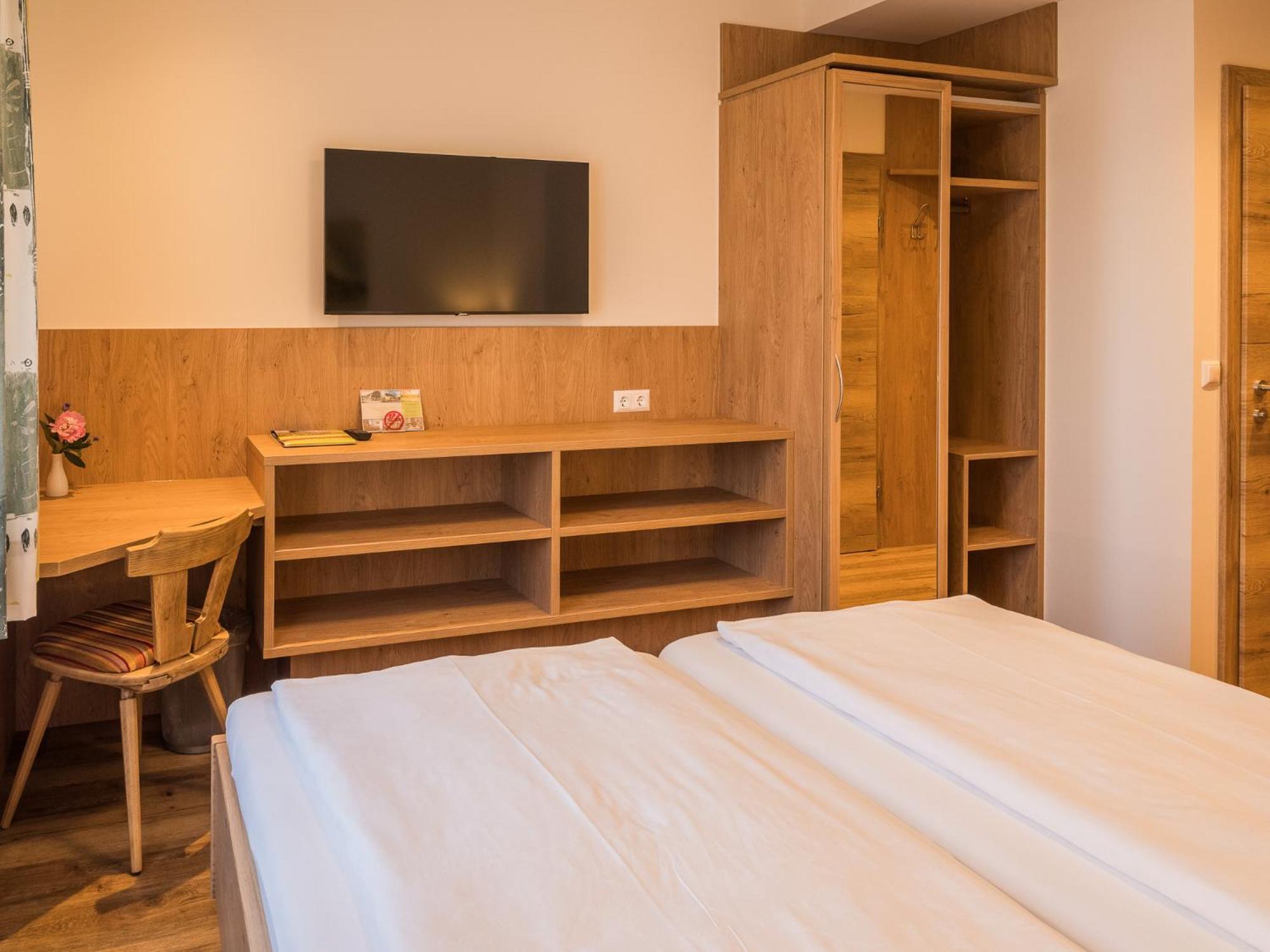 Pension Ehrenfried - Hotel Garni Kindberg エクステリア 写真