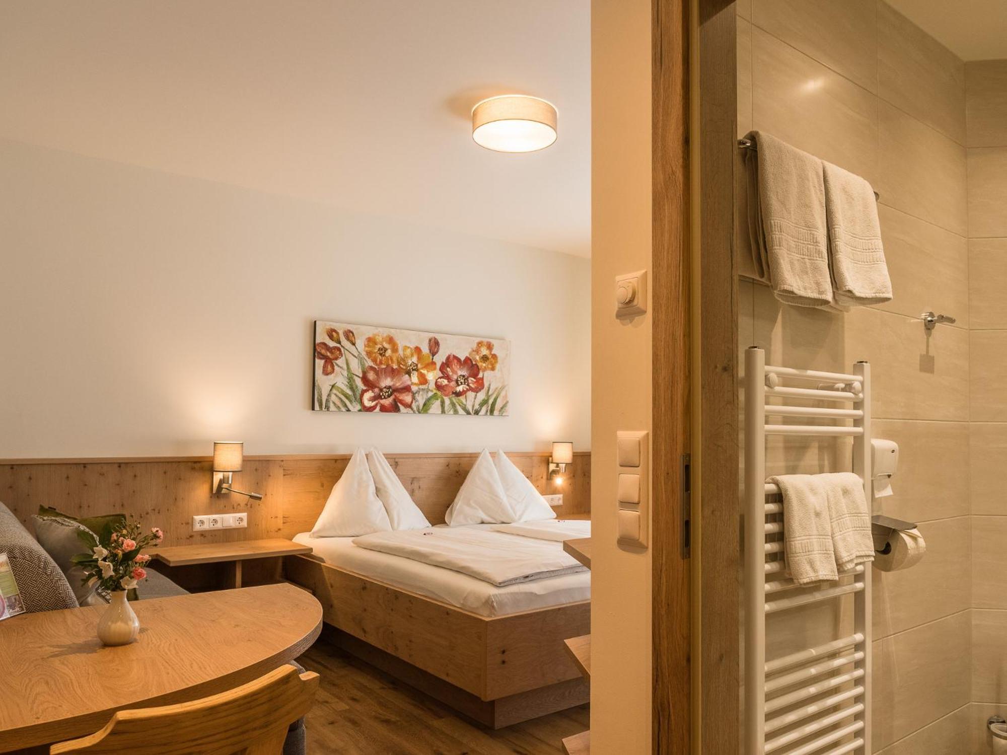 Pension Ehrenfried - Hotel Garni Kindberg エクステリア 写真